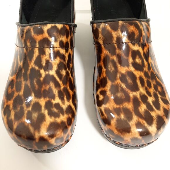 Sanita Clogs Sz 40 US 8.5 9 Leopard Cheetah Print Comfort Slip Resistant Shoes - Picture 8 of 14